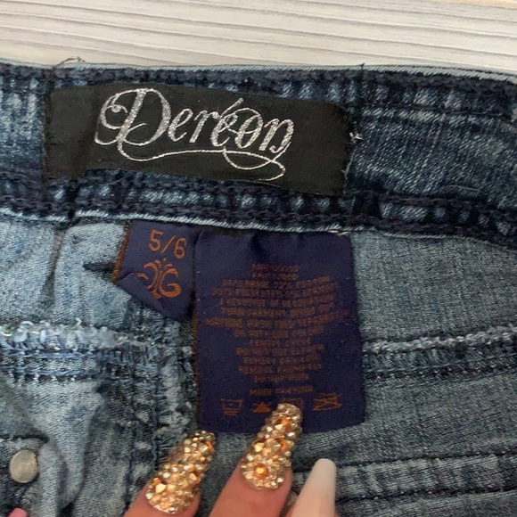 Dereon Jeans - Picture 3 of 5